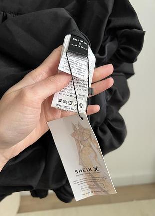 Чорна міні сукня shein 9