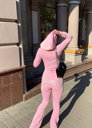 Женский брючный прогулочный велюровый костюм со стразами