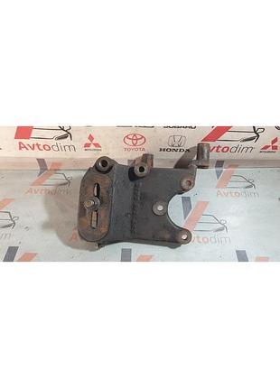 Кронштейн насоса гур md322067 mitsubishi carisma 1995-2003