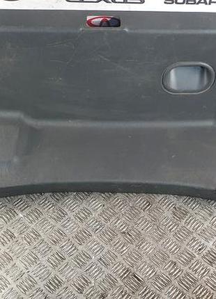 Обшивка кришки багажника mb947087 mitsubishi carisma 1995-2003