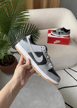 Nike sb dunk low dark grey black gum
