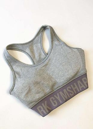 Топ gymshark
состояние идеальное (5/5) — без дефектов, как новый
размер: s
цена: 290 грн
качественный спортивный топ, хорошо тянется.