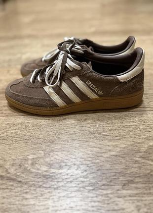 Кросівки spezial