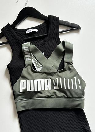Спортивний топ puma.