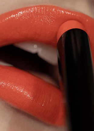 Victoria beckham posh lipstick увлажняющая помада fire