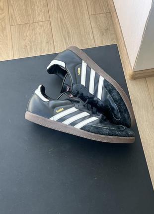 Кросівки adidas 4