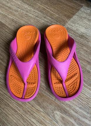 Жіночі крокси crocs m5w7 р.38 яскраві рожеві шльопки в’єтнамки шльопанці