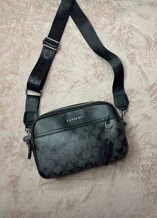 Чоловіча сумка в стилі coach