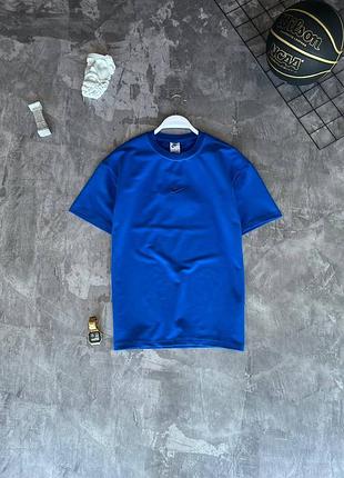 Стильная мужская футболка nike