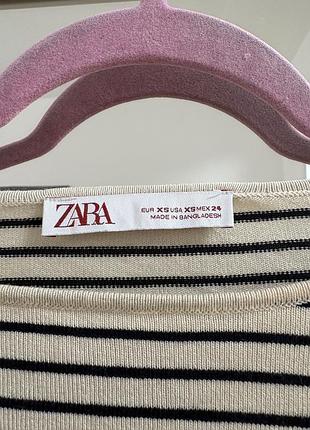 Светр — це легкий трикотажний виріб від zara у чорно-білу смужку 2