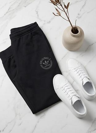 Спортивні штани adidas