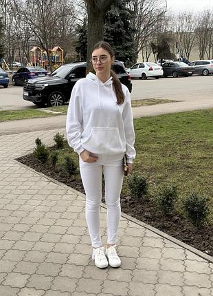Білий худі prettylittlething 3