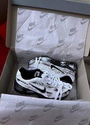 Кросівки nike жіночі чоловічі
