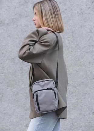 Месенджер without basic gray woman 3