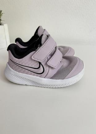 Кросівки для дівчинки nike