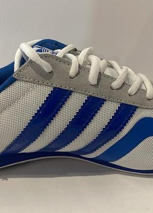 Adidas кросівки