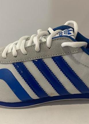 Adidas кросівки 3