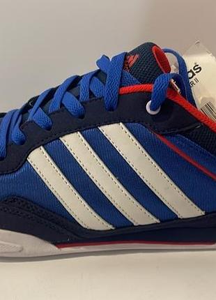 Adidas кросівки