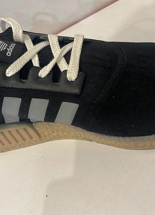 Adidas кросівки