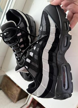 Продам кросівки air max 95 обуті один раз брали за 2000