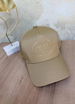 Жіноча кепка бейсболка prada базова