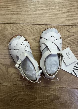 Босоніжки саналі для дівчинки zara