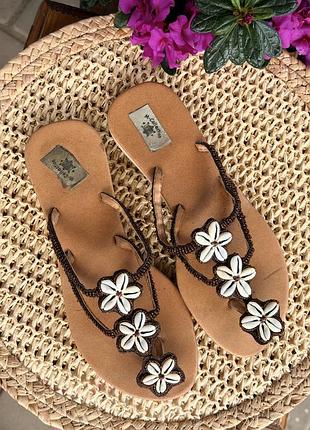 Сандалі босоніжки вʼєтнамки з ракушками та бісером