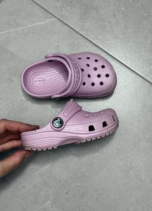 Шльопанці crocs на дівчинку