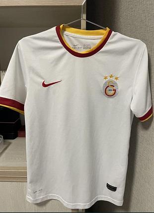 Продам футболку футбол ⚽