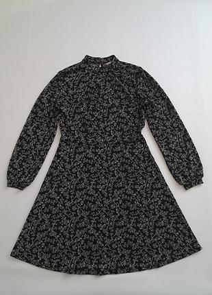 Чёрное платье с цветочным принтом и рукавами h&m s размер