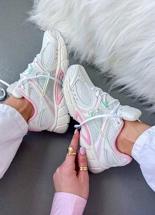 Женские кроссовки v5 rnr white pink