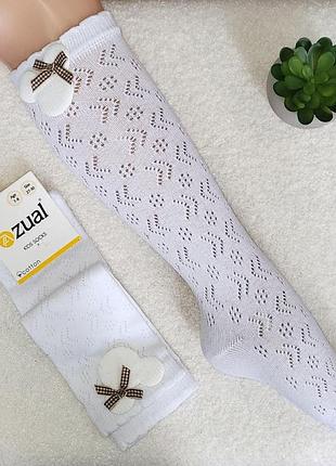 Детские высокие носки гольфы ажурные с декором микки zual 27-30 белые
