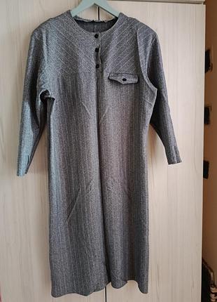 Жіноча сукня сірого кольору. розмір 50-52 (xl-xxl)