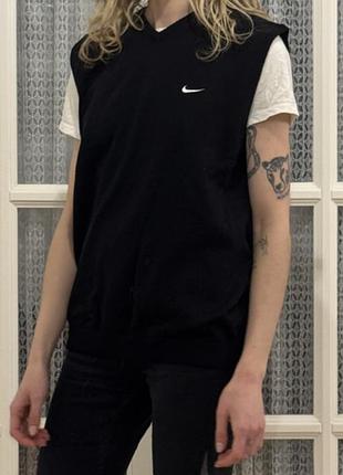Жилетка nike чорна