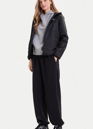 Puma  демісезонна куртка ess 688383 01 чорний regular fit