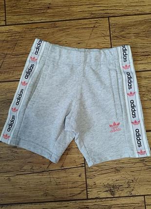 Фирменные шорты adidas на 5-6 лет