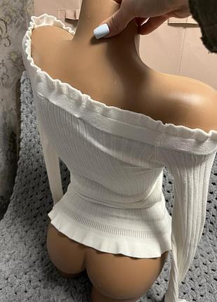 Світла кофтинка 3