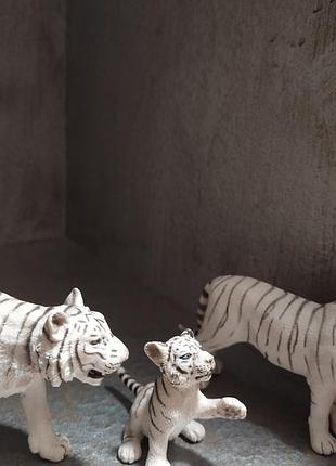 Фігурки білих тигрів schleich
