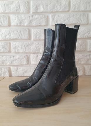 Ботинки / ботильоны / челси zara на каблуке лакированные черные демисезон