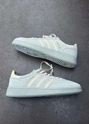 Adidas spezial 
• cream / sand •