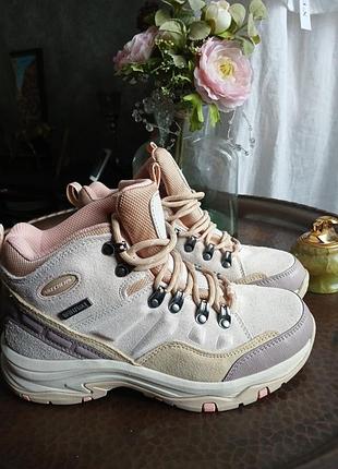 Розпродаж.нові ботінки skechers waterproof( натуральна замша)