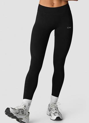 Легінси — модель define seamless tights від шведського бренду iciw (i can i will) у чорному кольорі