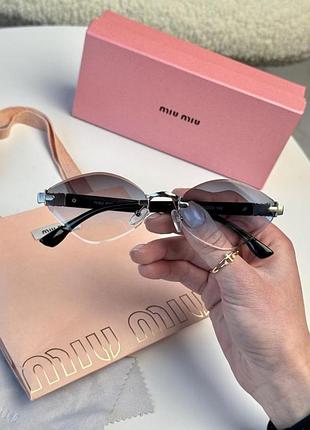 Солнцезащитные очки miu miu
