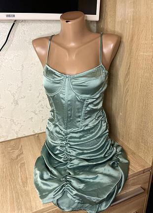 Атласное корсетное платье