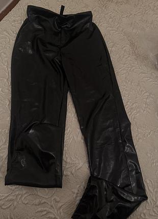 Лакові чорні лосіни h&m