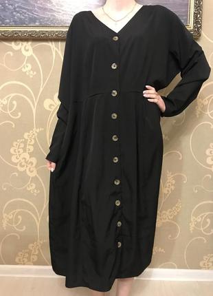 Дуже красиве і стильне брендове довге плаття чорного кольору.