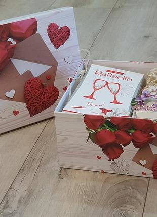 Подарунковий бокс з сумочкою, гаманцем та цукерками