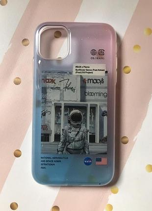 Силіконовий чохол з блискітками для iphone 11 (6,1) космонавт