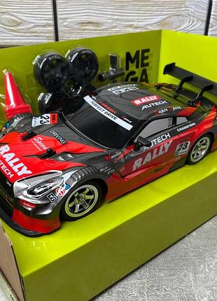 Дрифт машинка на пульте управления 1:18 nissan gt-r | сменные колеса, конусы, аккумуляторная