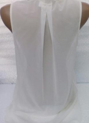 Шифоновая блуза безрукавка цвета айвори с выбитым кружевом3 фото